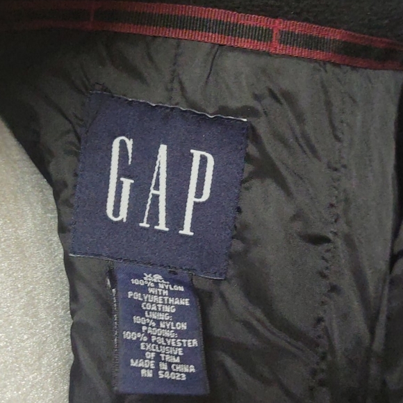 Gap hooded maroon & red lightweight winter… - Picture 10 of 13